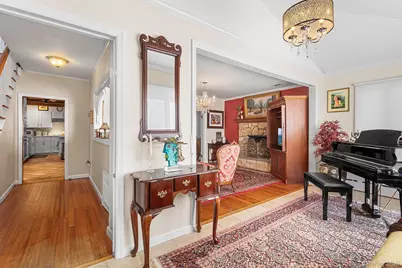 46 Riggs Place, Locust Valley, NY 11560 - Photo 7