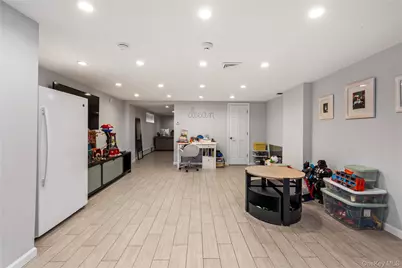 15496 Riverside Drive, Whitestone, NY 11357 - Photo 23