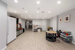 154-96 Riverside Dr, Whitestone, NY 11357 - Photo 23