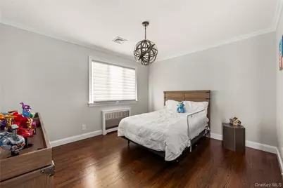 15496 Riverside Drive, Whitestone, NY 11357 - Photo 17
