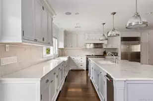 154-96 Riverside Dr, Whitestone, NY 11357 - Photo 9