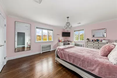 15496 Riverside Drive, Whitestone, NY 11357 - Photo 19