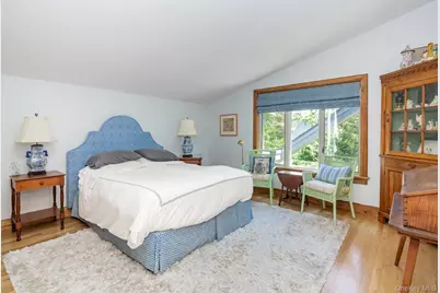 61 Huckleberry Lane, East Hampton, NY 11937 - Photo 15