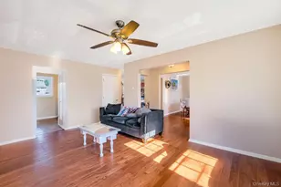 49 Lester Ave, Freeport, NY 11520 - Photo 15