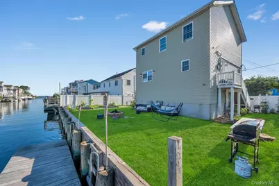 49 Lester Avenue, Freeport, NY 11520 - Photo 7