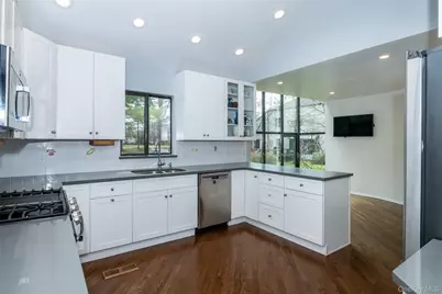 7 Brookridge Road, New Rochelle, NY 10804 - Photo 9