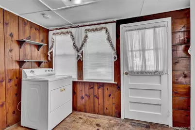 357 Deauville Boulevard, Copiague, NY 11726 - Photo 13