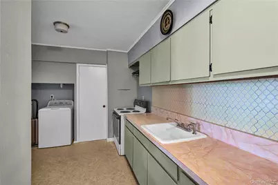 357 Deauville Boulevard, Copiague, NY 11726 - Photo 11