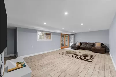 2812 Covered Bridge Road, Merrick, NY 11566 - Photo 29