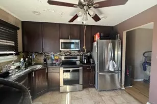 320 40th St, Copiague, NY 11726 - Photo 3