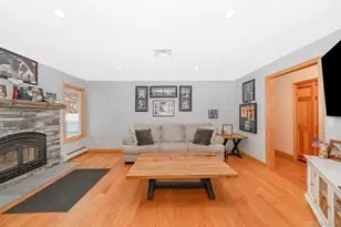 242 Singingwood Dr, Holbrook, NY 11741 - Photo 9