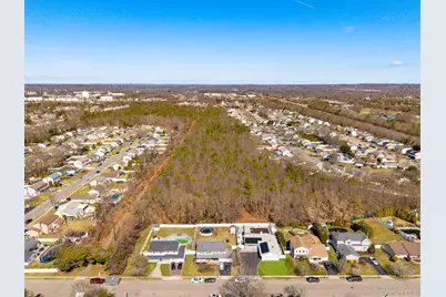 242 Singingwood Drive, Holbrook, NY 11741 - Photo 21