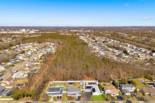 242 Singingwood Dr, Holbrook, NY 11741 - Photo 21