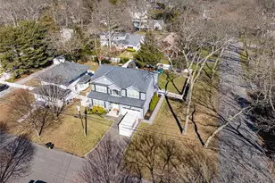 456 Pine Acres Blvd, Brightwaters, NY 11718 - Photo 33