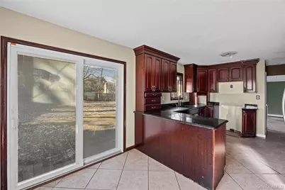 4 Vale Court, Mount Sinai, NY 11766 - Photo 9