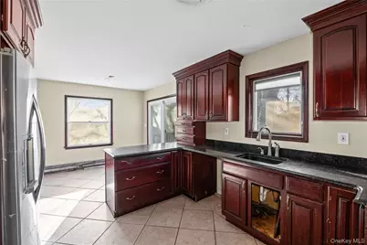 4 Vale Court, Mount Sinai, NY 11766 - Photo 7