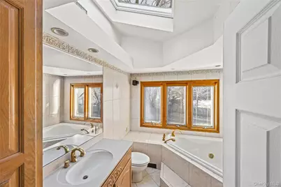 4 Vale Court, Mount Sinai, NY 11766 - Photo 25