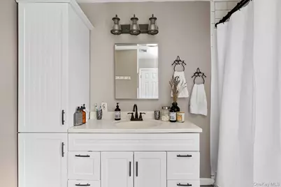 3585 Amherst Drive, Wantagh, NY 11793 - Photo 19