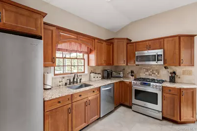 3585 Amherst Drive, Wantagh, NY 11793 - Photo 9