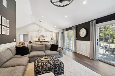 1 Valley Avenue, Smithtown, NY 11787 - Photo 15