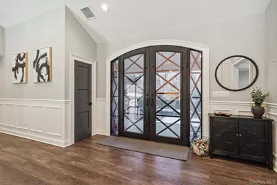 1 Valley Avenue, Smithtown, NY 11787 - Photo 7