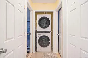 8 Bent Ln, Levittown, NY 11756 - Photo 13