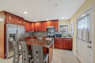 8 Bent Ln, Levittown, NY 11756 - Photo 5