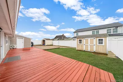 8 Bent Lane, Levittown, NY 11756 - Photo 21