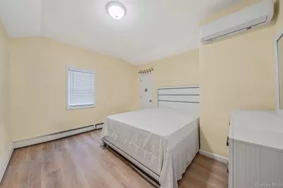 8 Bent Lane, Levittown, NY 11756 - Photo 19