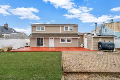 8 Bent Lane, Levittown, NY 11756 - Photo 3