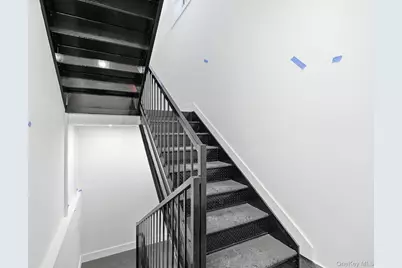 2152 Muliner Avenue, Bronx, NY 10462 - Photo 29