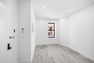 2152 Muliner Avenue, Bronx, NY 10462 - Photo 9