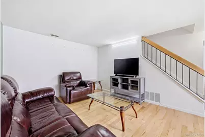 95 Whalers Cove, Babylon, NY 11702 - Photo 11