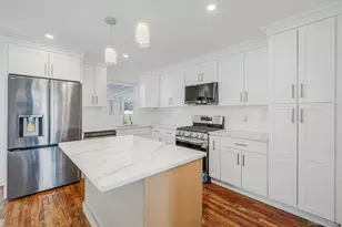 2 Polo St, Dix Hills, NY 11746 - Photo 11