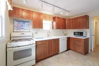 [Address not provided], Valley Stream, NY 11581 - Photo 11