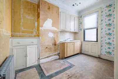 6019 60th Drive, Maspeth, NY 11378 - Photo 19