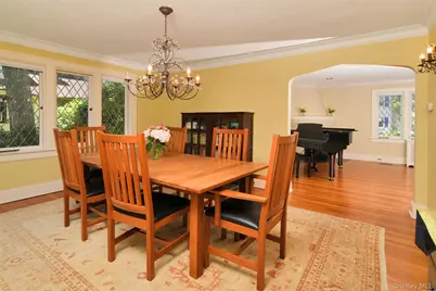 12 Barclay Road, Scarsdale, NY 10583 - Photo 11