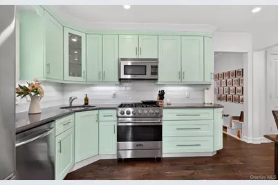 28 Harbor Road, Port Washington, NY 11050 - Photo 9