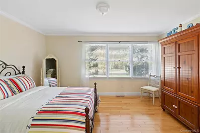 23 Whiting Road, East Quogue, NY 11942 - Photo 7