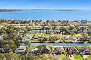 23 Whiting Rd, East Quogue, NY 11942 - Photo 17