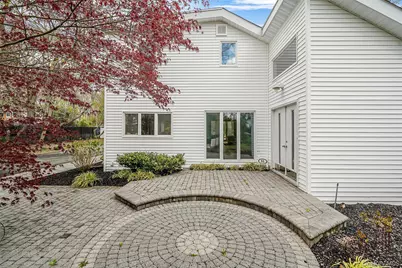 61 Park Avenue, Blue Point, NY 11715 - Photo 3
