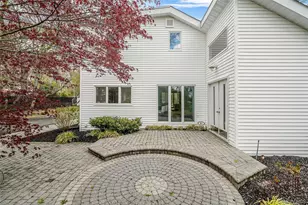 61 Park Ave, Blue Point, NY 11715 - Photo 3