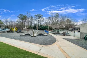 842 Golf Ln, Medford, NY 11763 - Photo 33