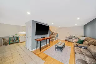 842 Golf Ln, Medford, NY 11763 - Photo 5