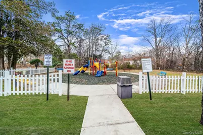 842 Golf Lane, Medford, NY 11763 - Photo 31