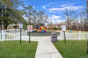 842 Golf Ln, Medford, NY 11763 - Photo 31