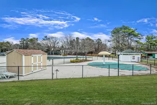 842 Golf Ln, Medford, NY 11763 - Photo 29