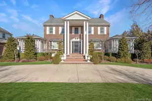 23 Center Dr, Whitestone, NY 11357 - Photo 3