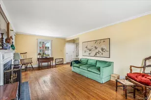 121 Knollwood Rd, Rockville Centre, NY 11570 - Photo 3