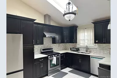 173 Davenport Street, Lindenhurst, NY 11757 - Photo 5